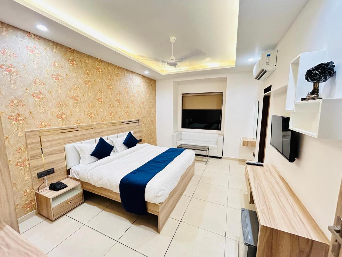 The Dwelling Inn Greater Noida Dış mekan fotoğraf