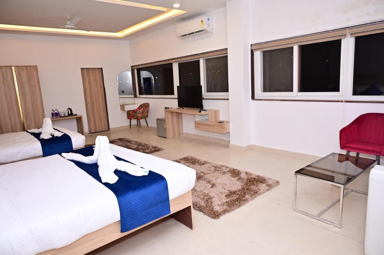 The Dwelling Inn Greater Noida Dış mekan fotoğraf