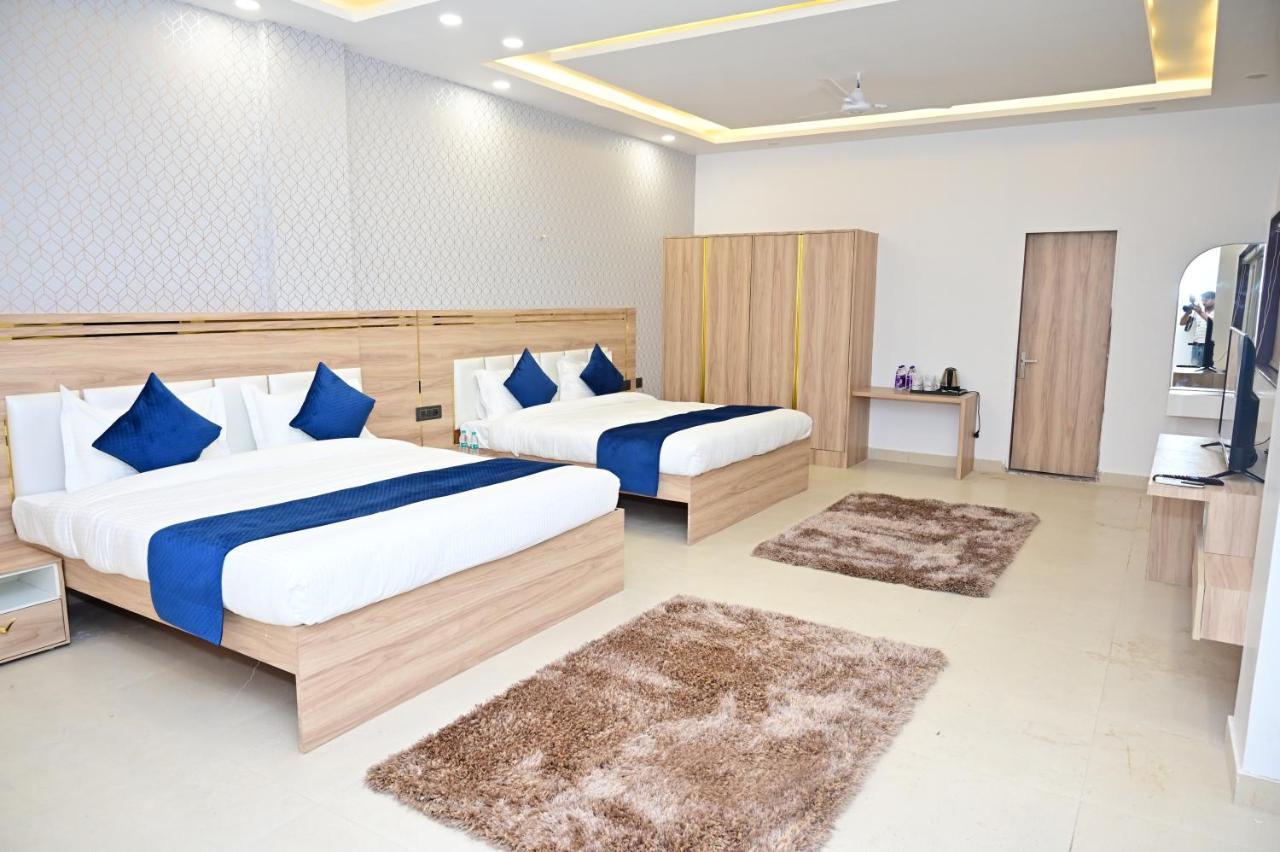 The Dwelling Inn Greater Noida Dış mekan fotoğraf