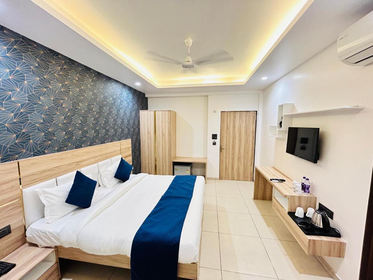 The Dwelling Inn Greater Noida Dış mekan fotoğraf