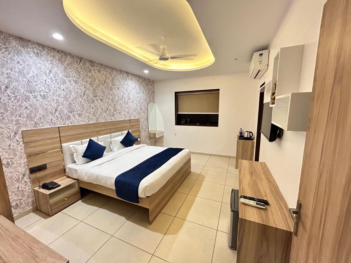 The Dwelling Inn Greater Noida Dış mekan fotoğraf